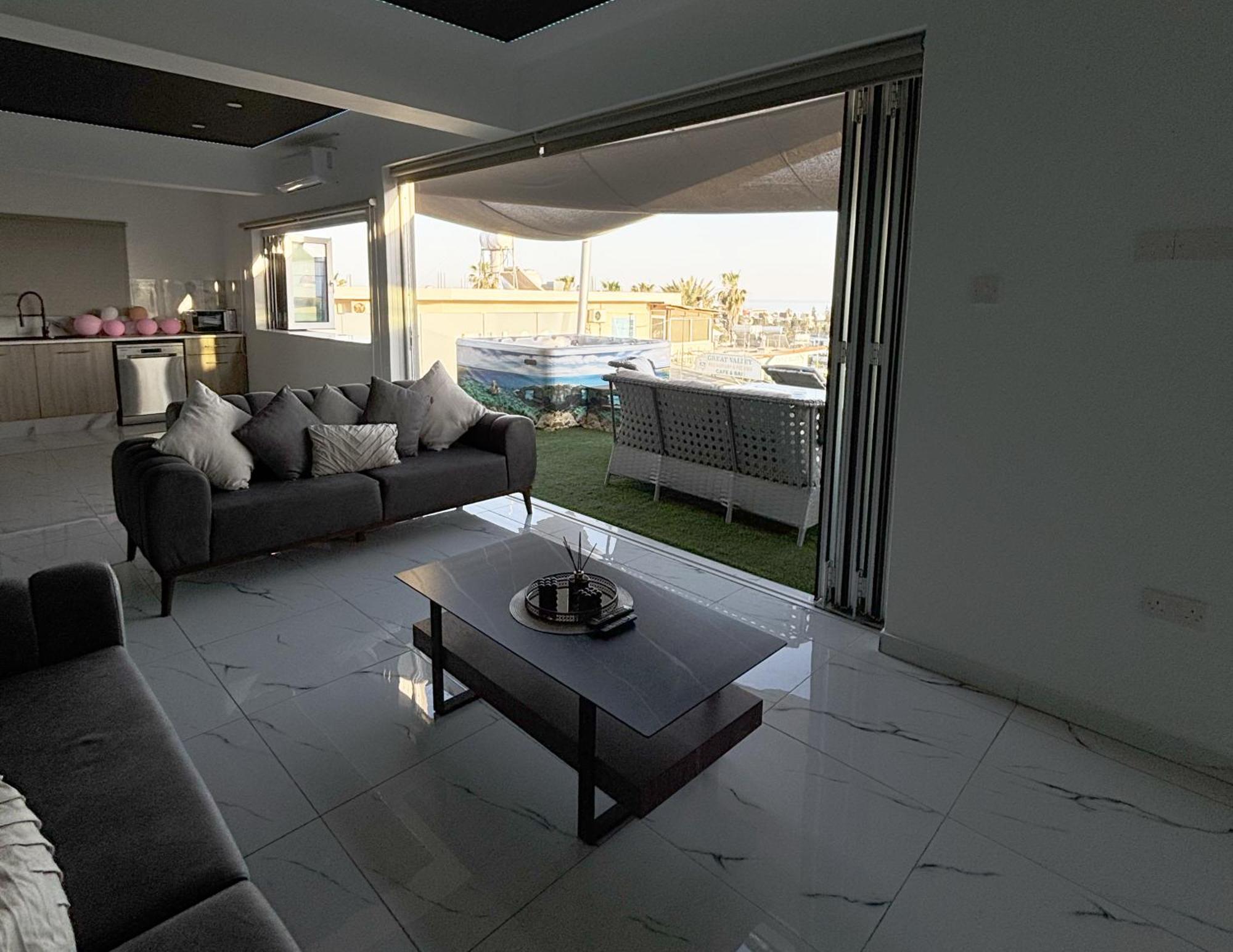 Sant Central Deluxe Apartments Agia Napa Exterior foto